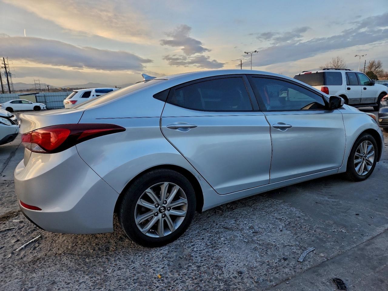 2014 Hyundai Elantra Se - Фото 3