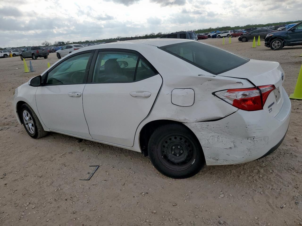 2015 Toyota Corolla L - Фото 2