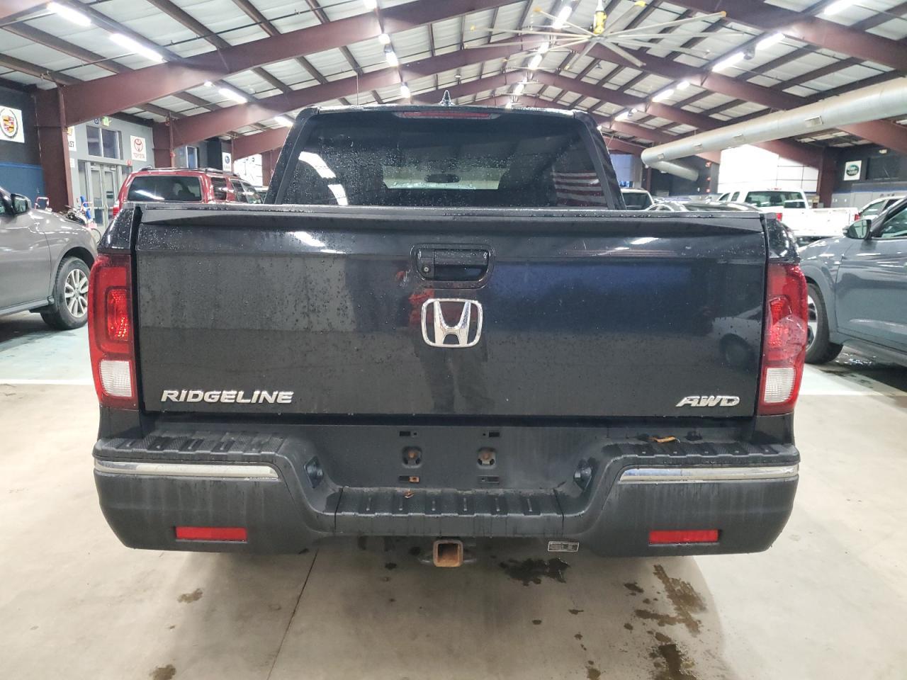 2018 Honda Ridgeline Sport - Image 6
