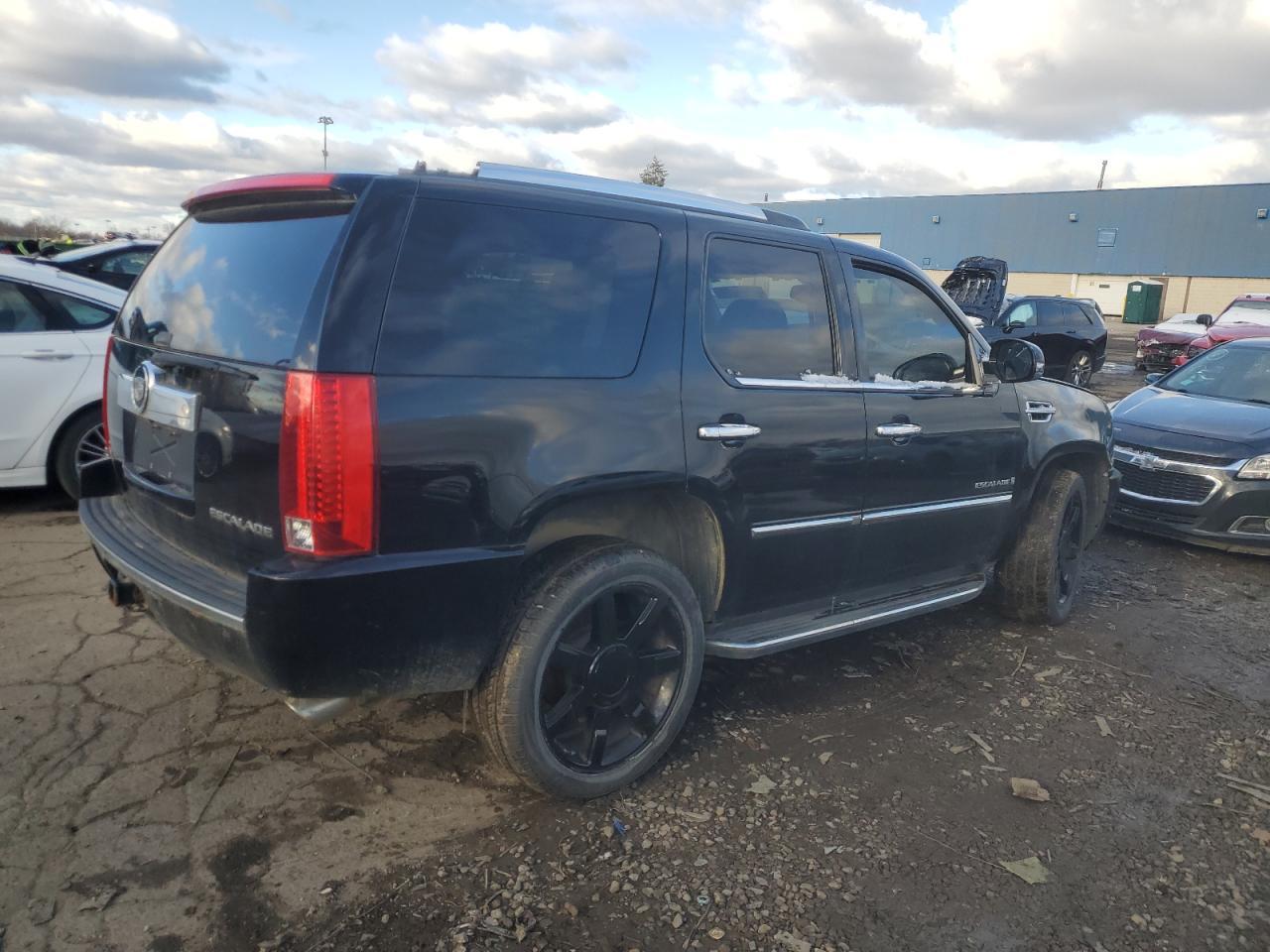 2009 Cadillac Escalade Sport - Image 3