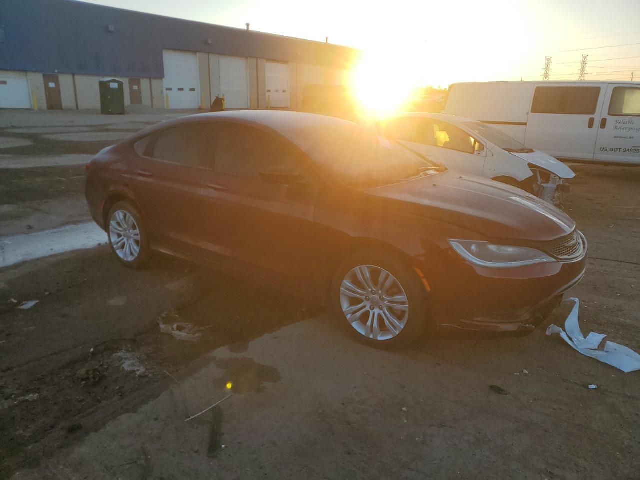2015 Chrysler 200 Limited - Фото 4