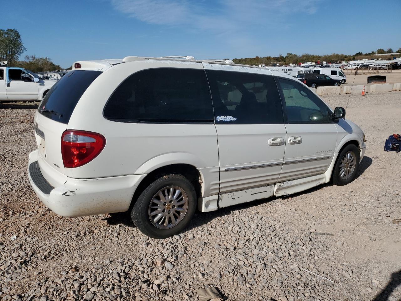 2002 Chrysler Town & Country Limited - Фото 3