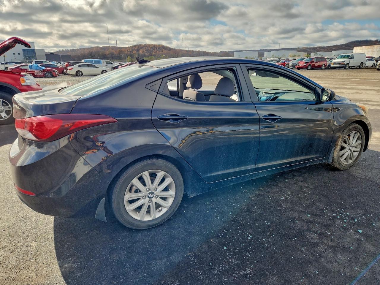 2015 Hyundai Elantra Se - Фото 3