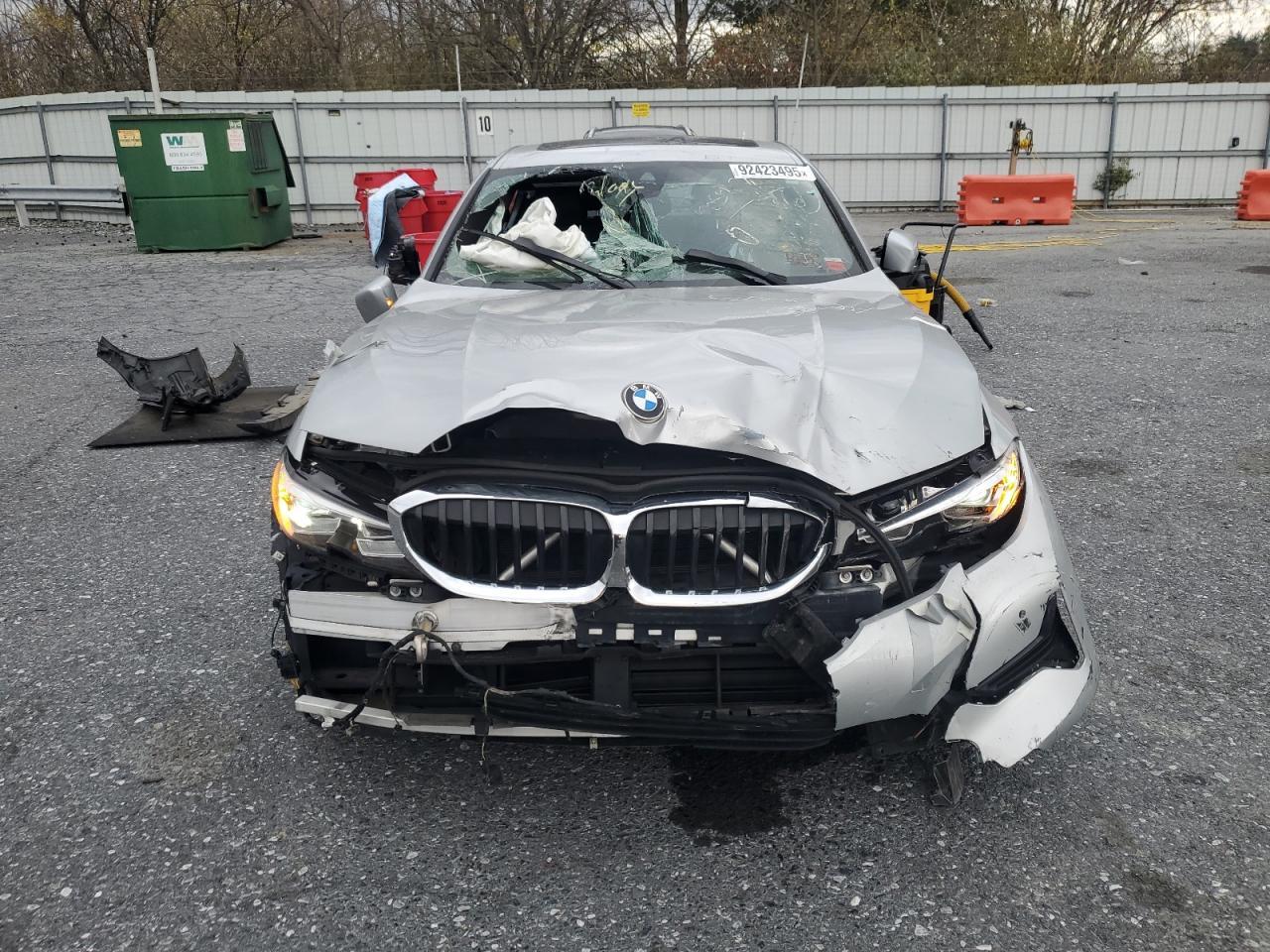 2020 BMW 330Xi - Фото 5