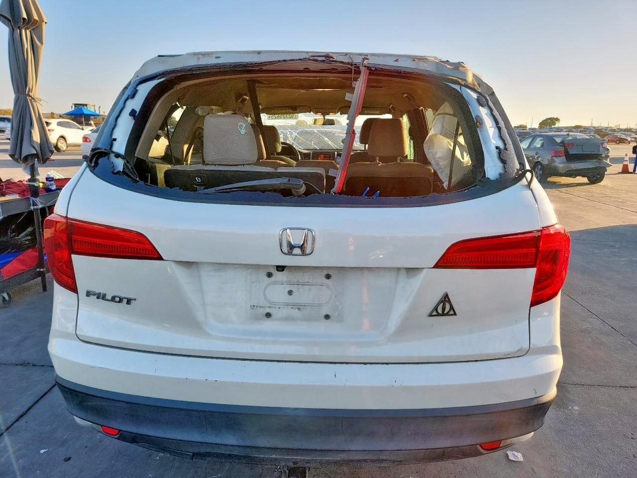 2017 Honda Pilot Lx - Image 6