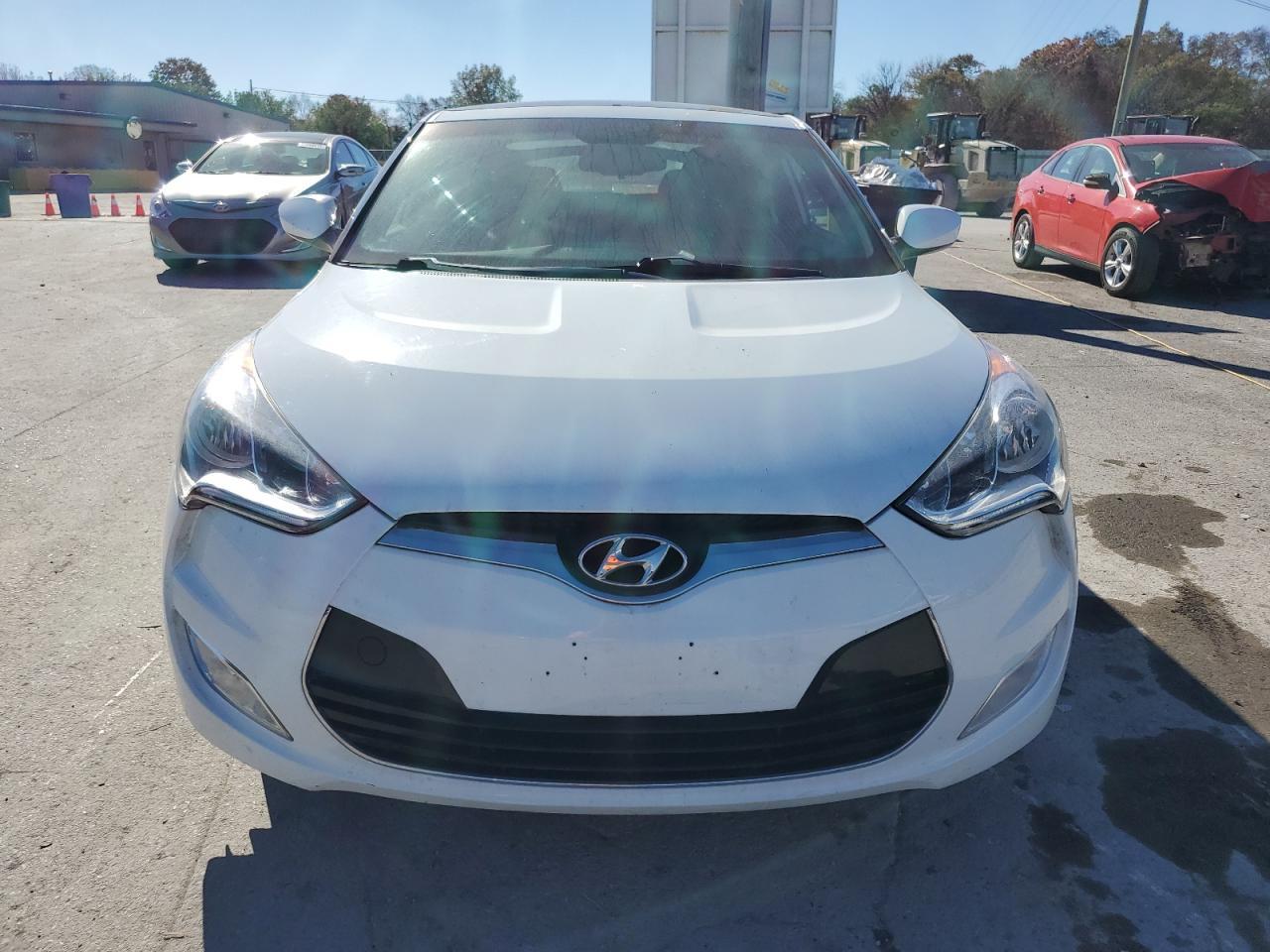 2017 Hyundai Veloster - Image 5