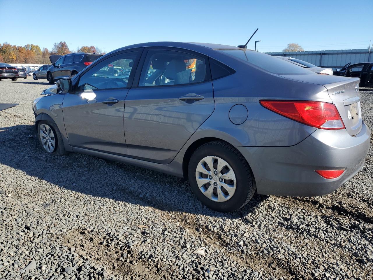 2017 Hyundai Accent Se - Фото 2