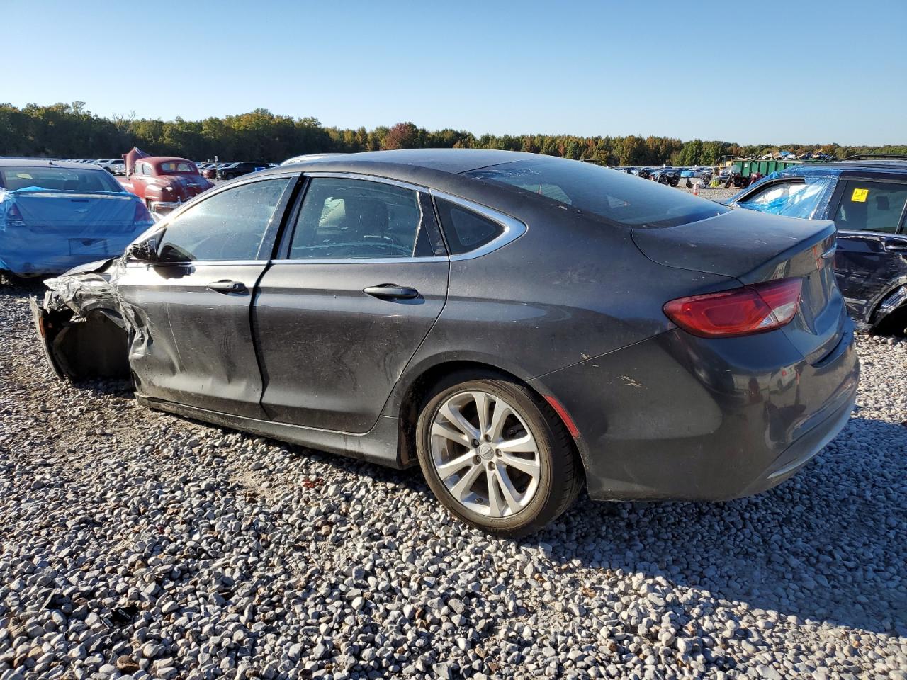 2016 Chrysler 200 Limited - Фото 2