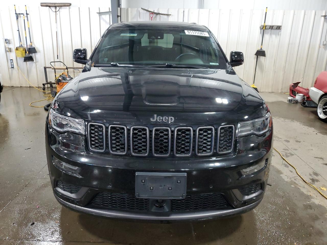 2020 Jeep Grand Cherokee Overland - Image 5