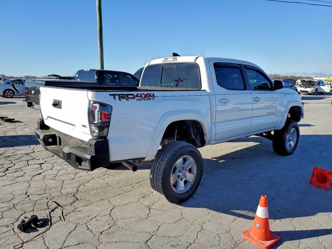 2021 Toyota Tacoma Double Cab - Image 3