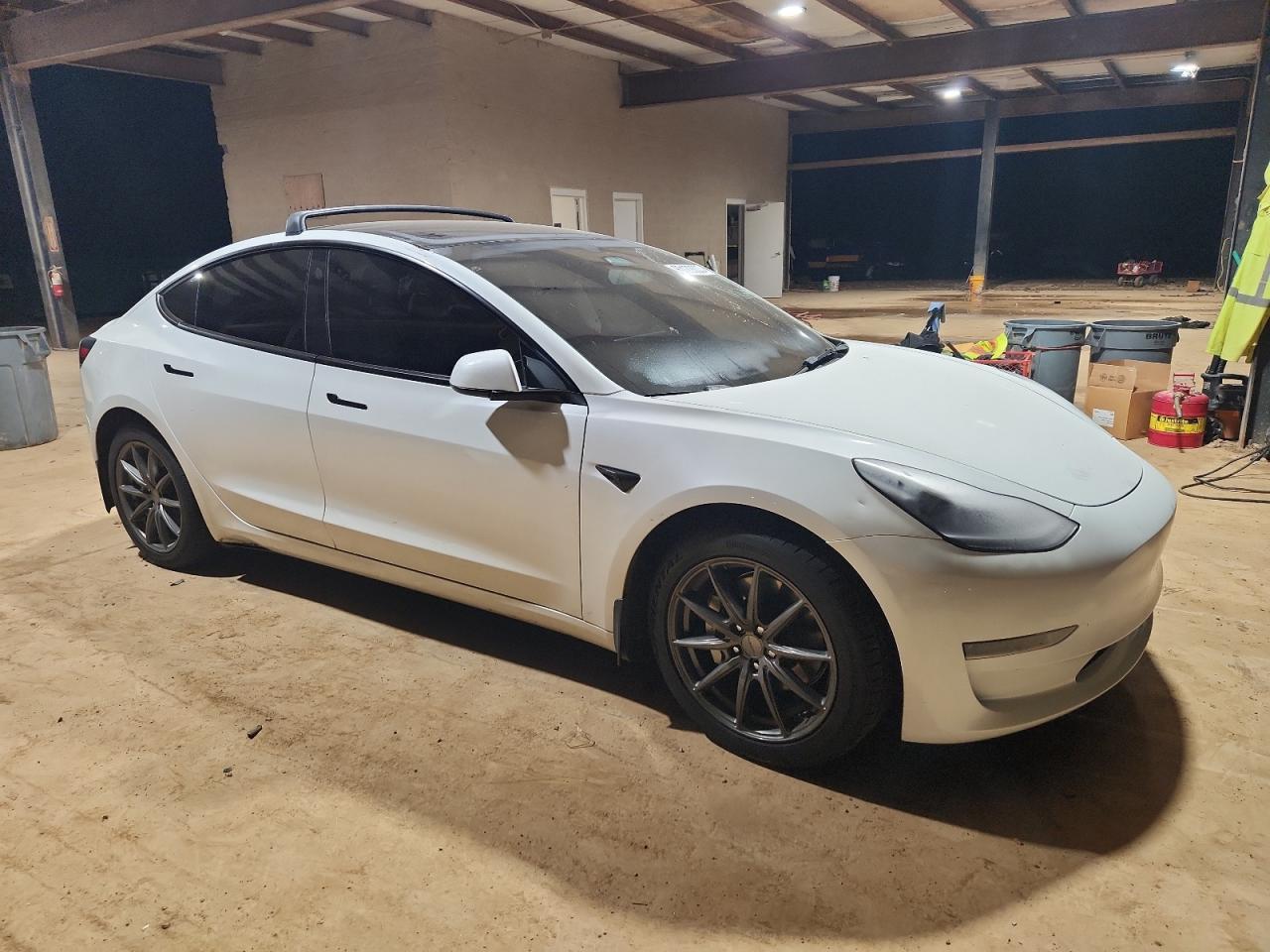 2023 Tesla Model 3 - Image 4