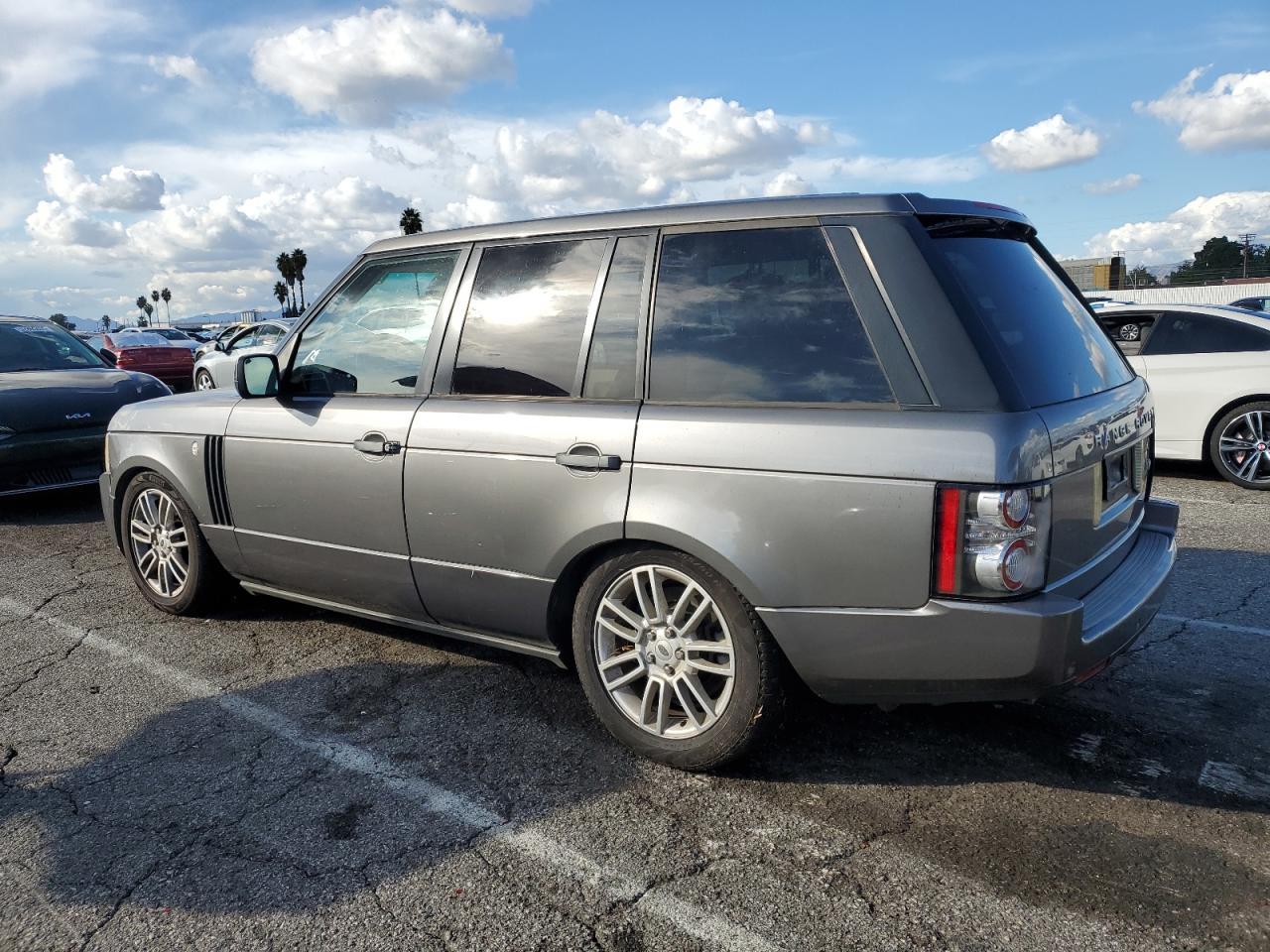 2010 Land Rover Range Rover Hse Luxury - Image 2