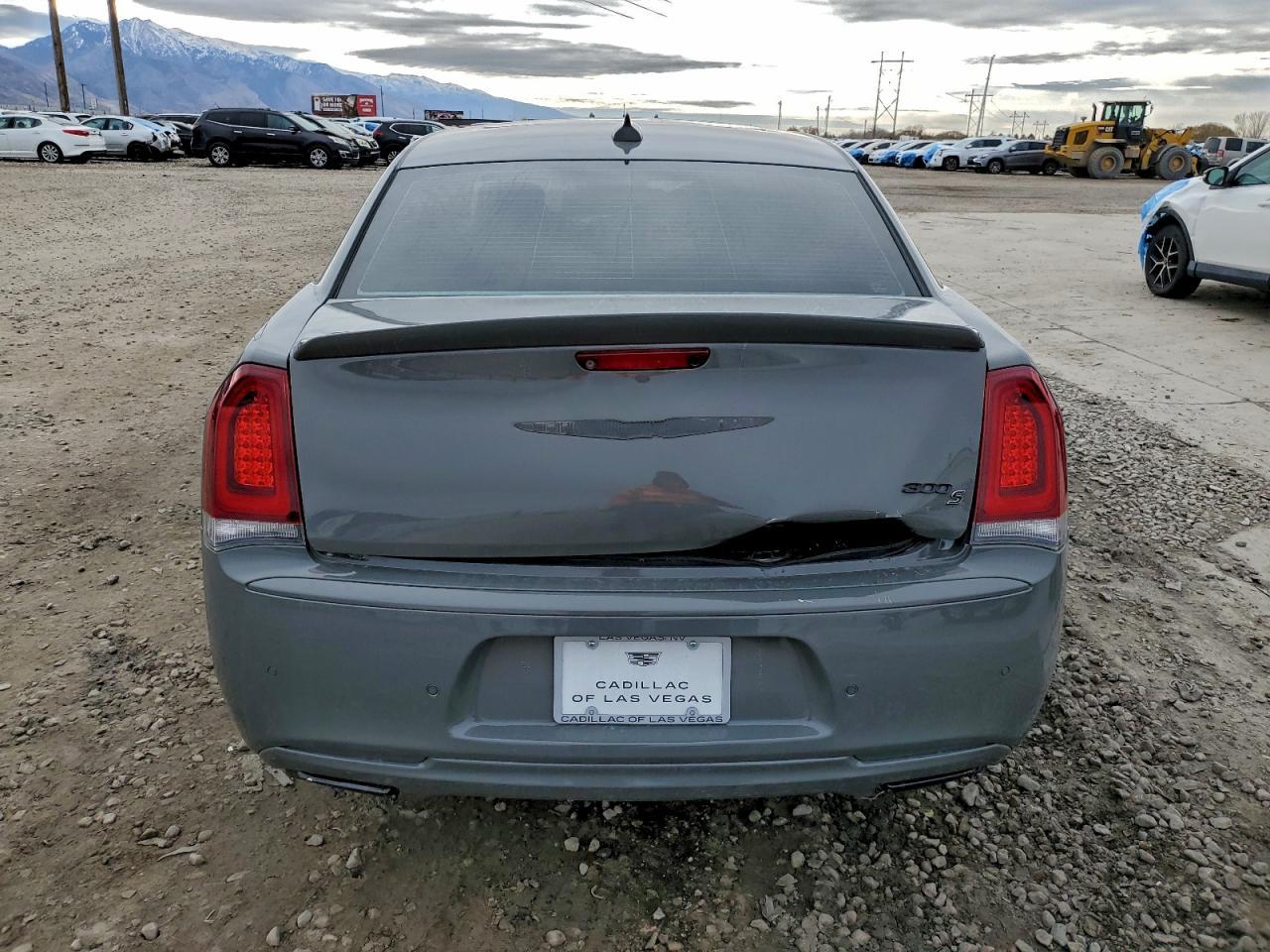 2017 Chrysler 300 S - Фото 6