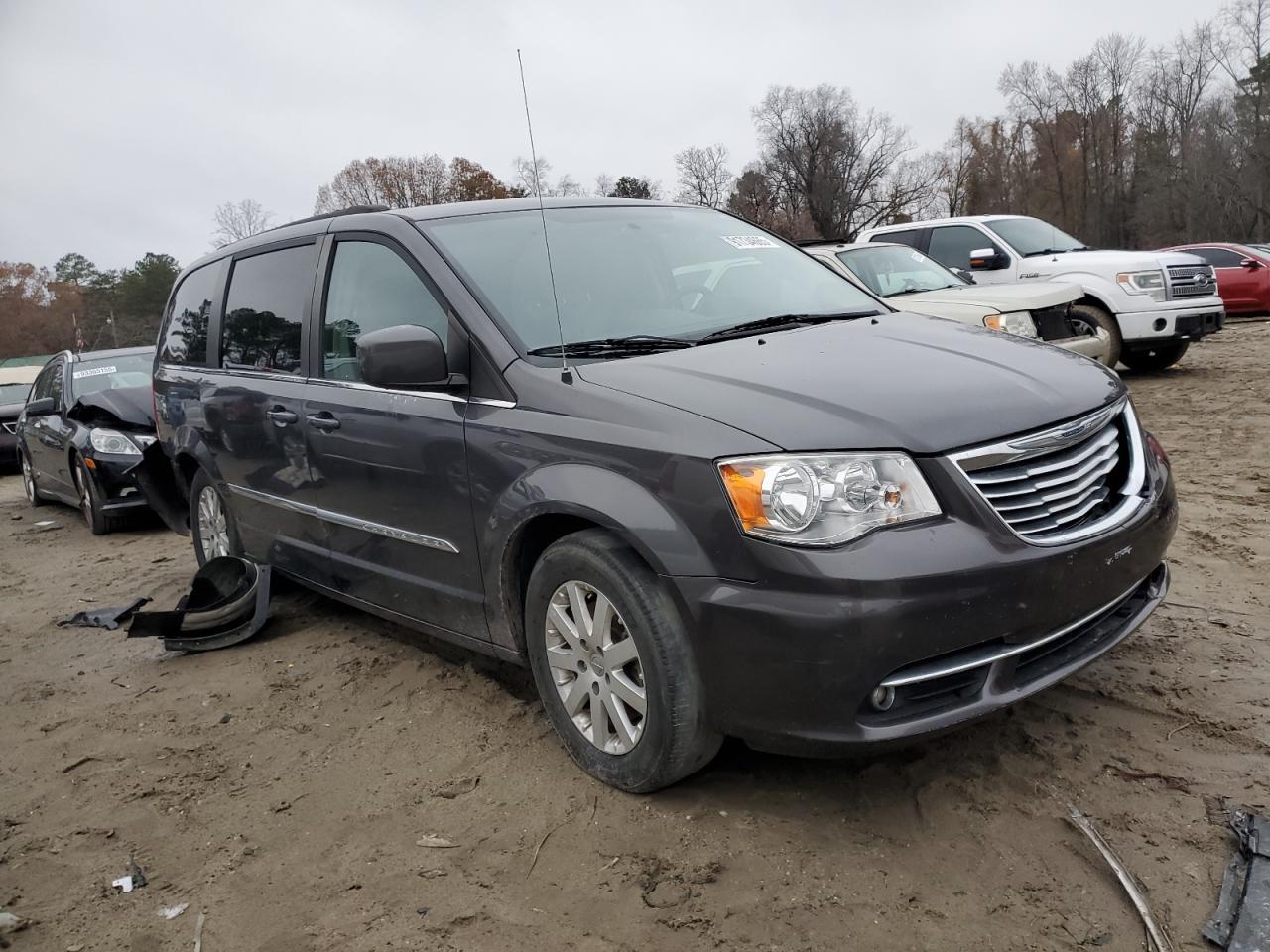 2015 Chrysler Town & Country Touring - Фото 4