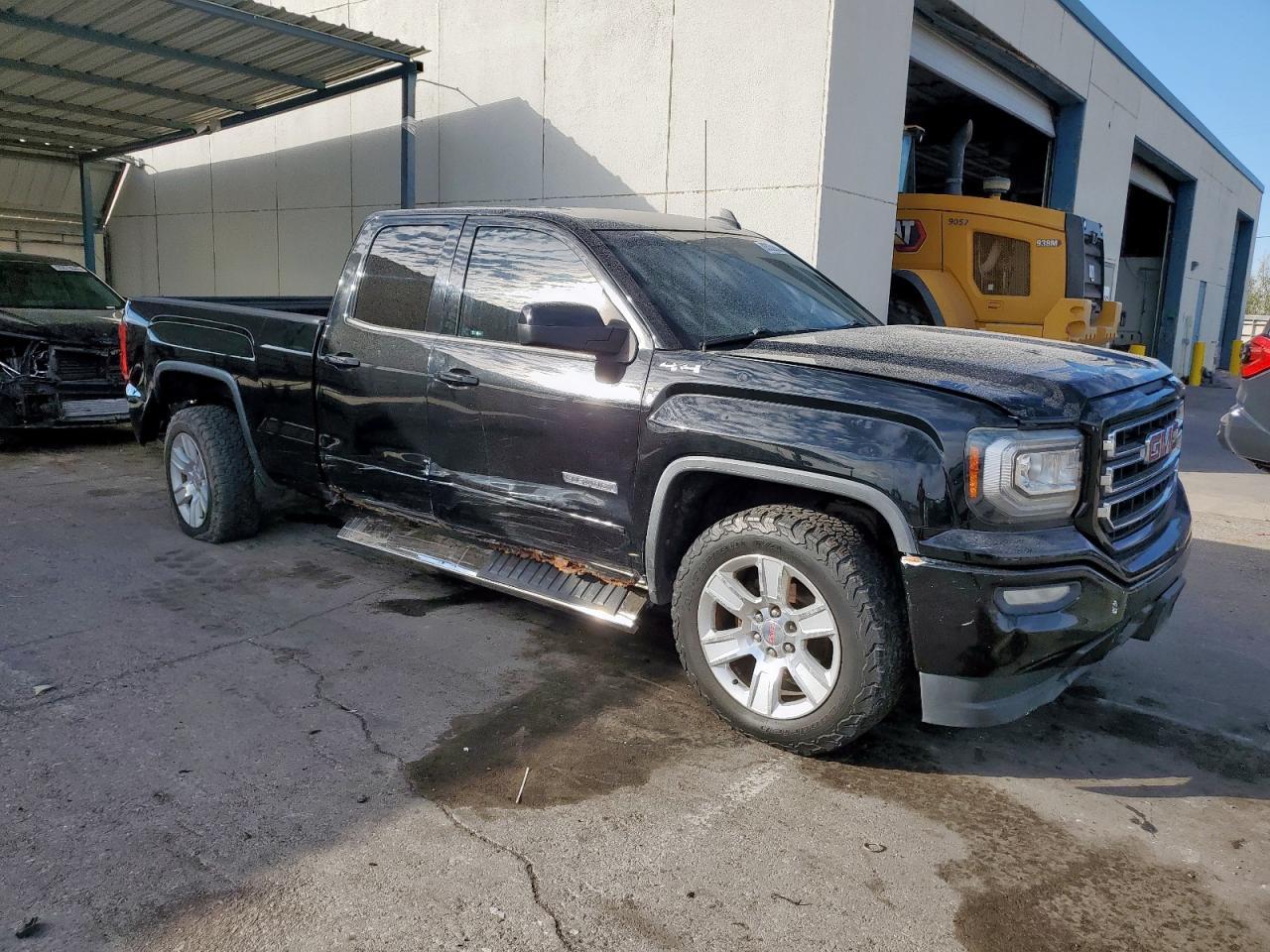 2017 GMC Sierra K1500 - Image 4