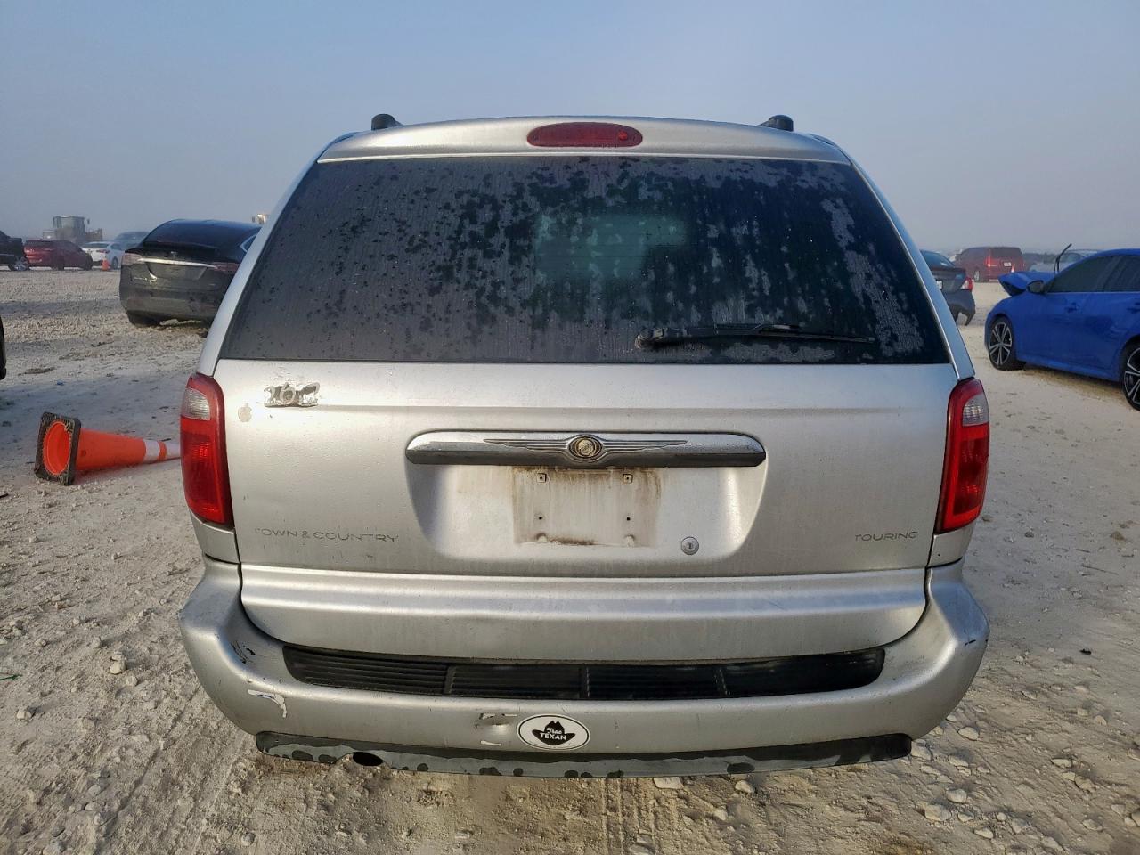 2005 Chrysler Town & Country Touring - Фото 6