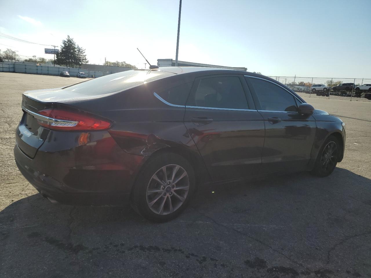 2017 Ford Fusion Se - Фото 3