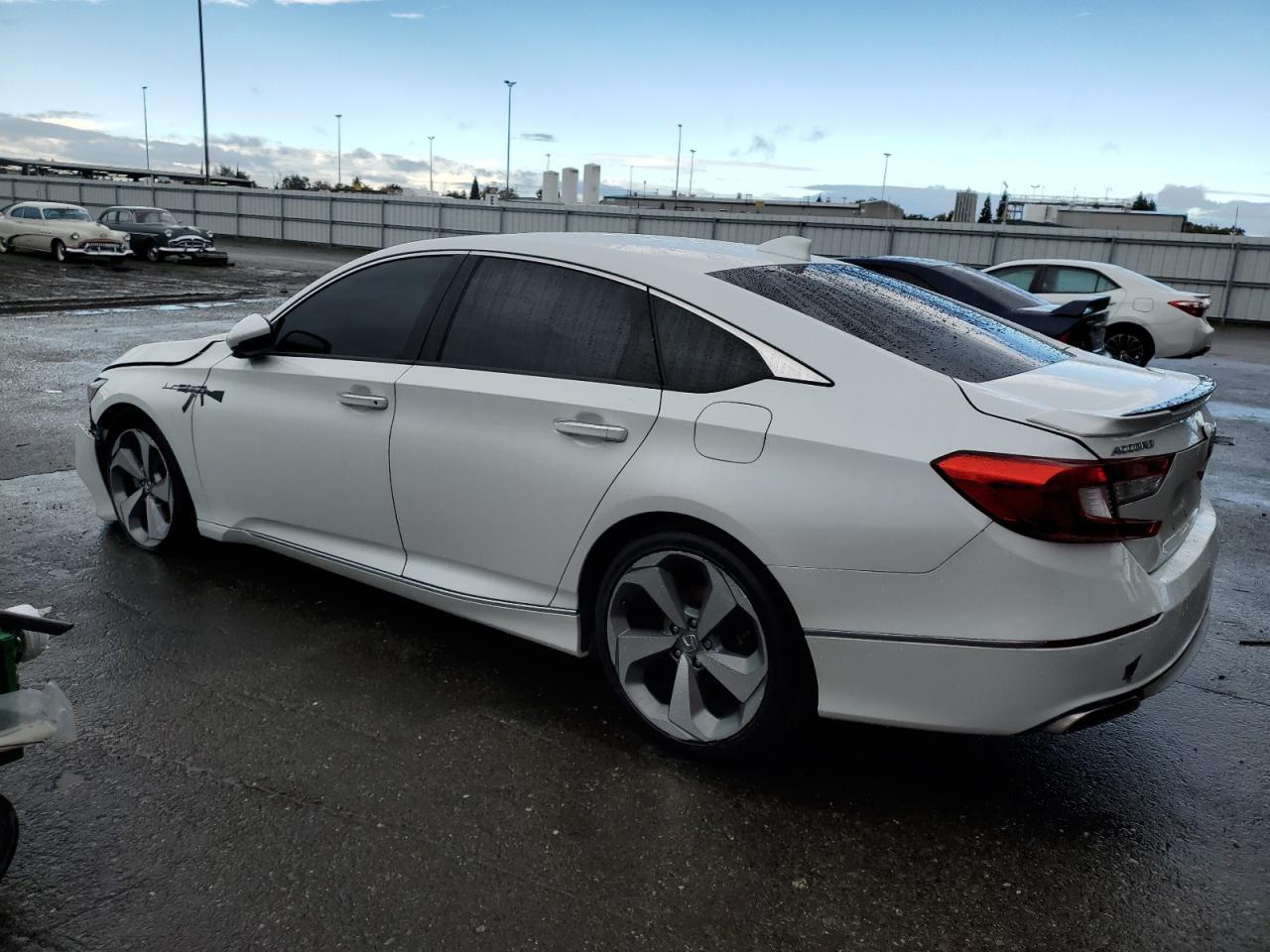 2018 Honda Accord Touring - Image 2