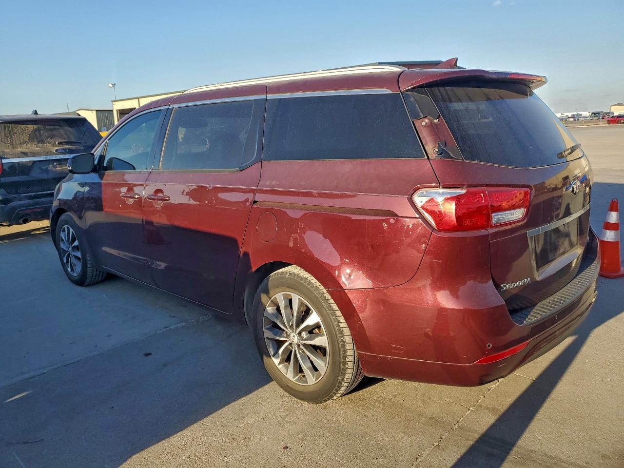 2016 Kia Sedona Ex - Фото 2