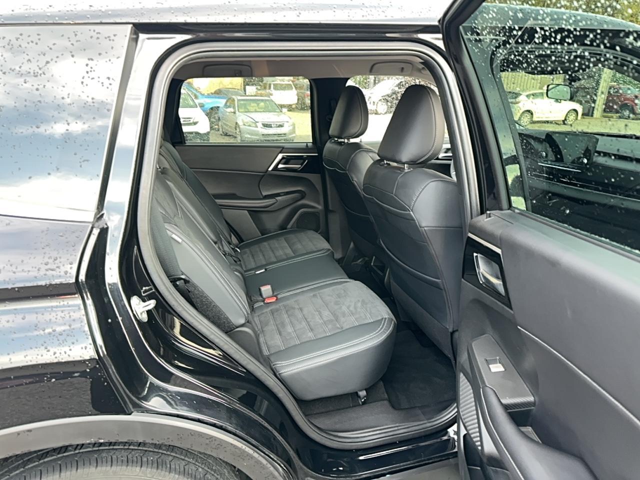 2023 Mitsubishi Outlander Se - Фото 6