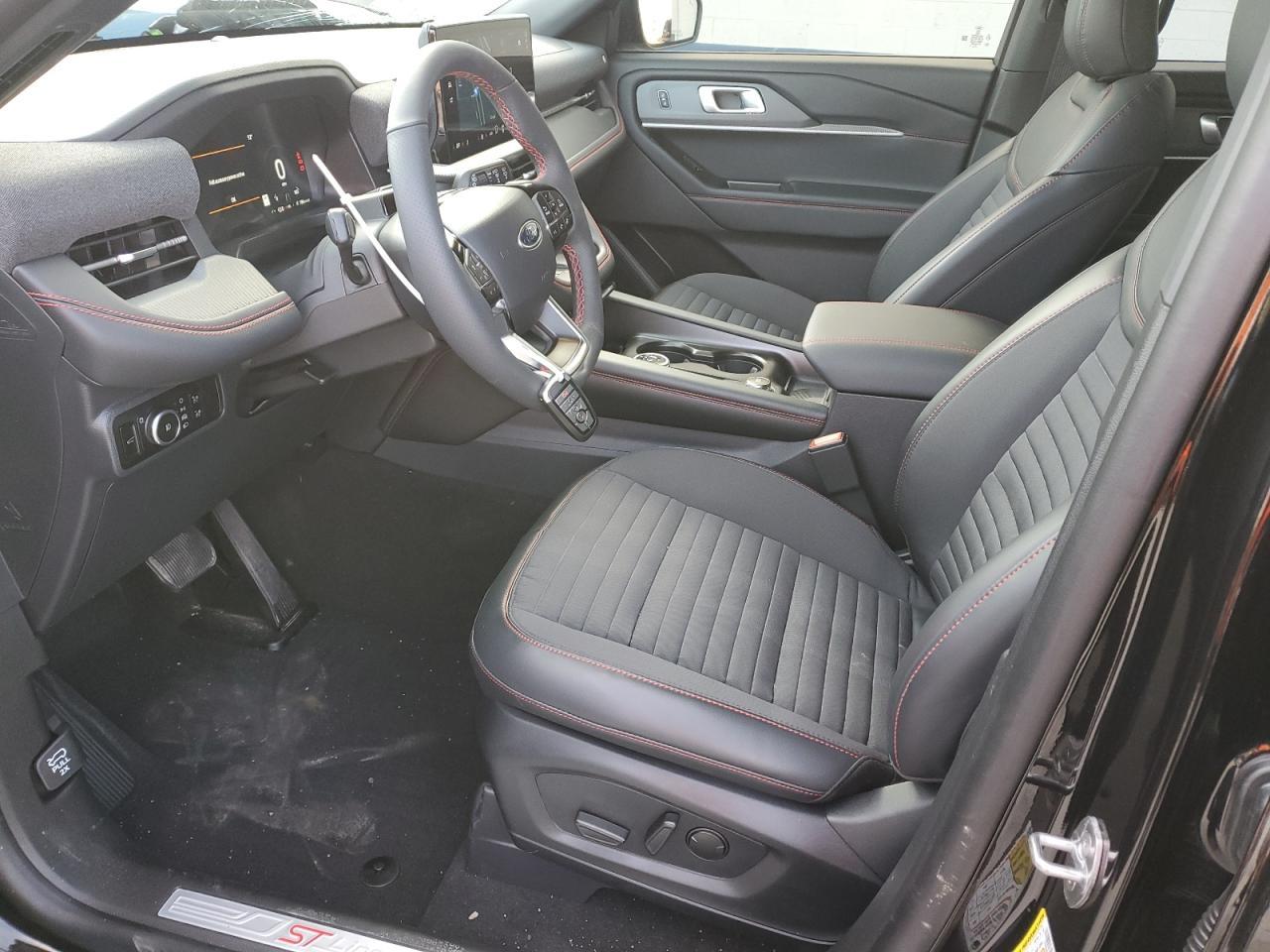 2025 Ford Explorer St-Line - Image 7