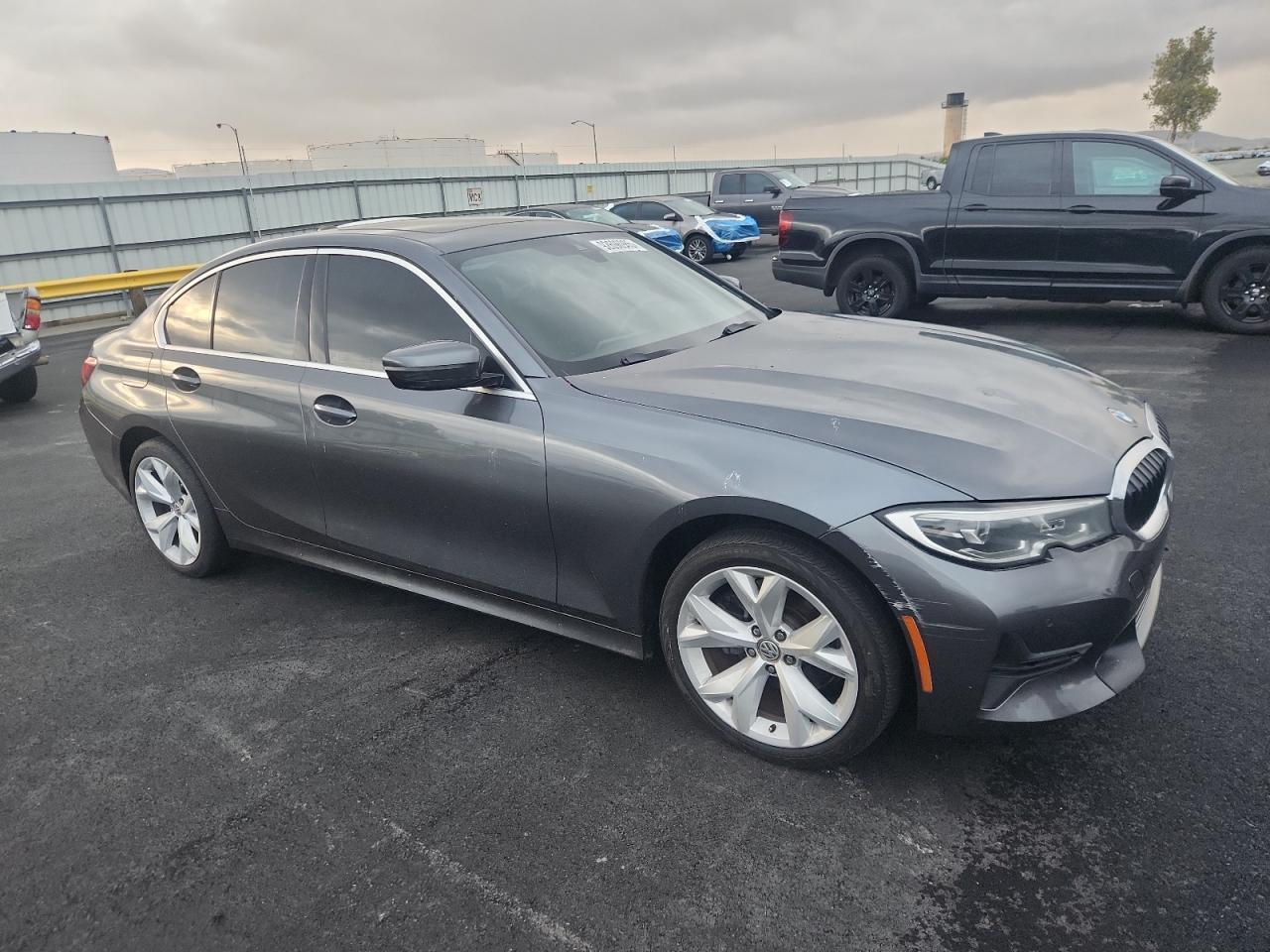2019 BMW 330I - Фото 4