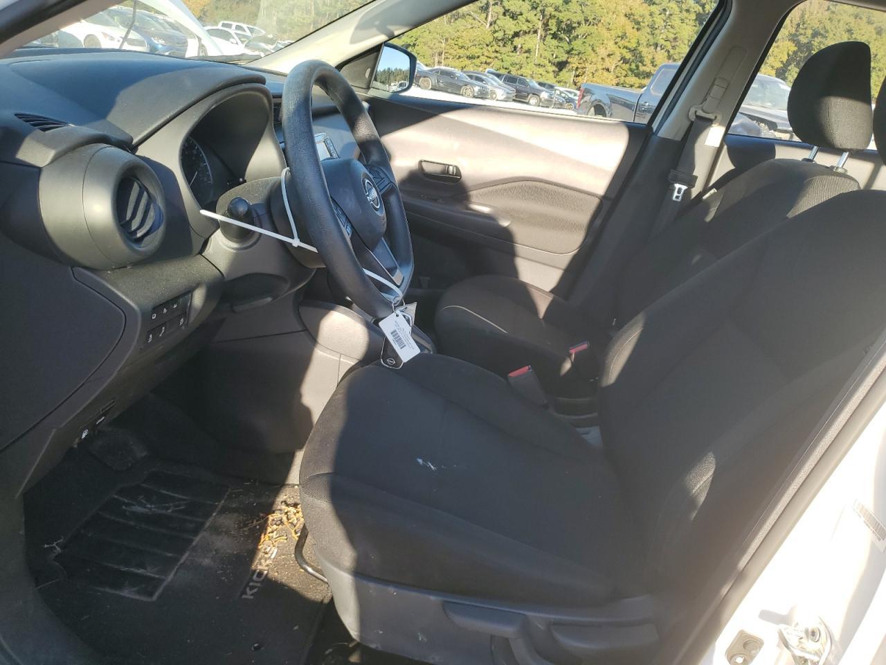 2024 Nissan Kicks S - Image 7