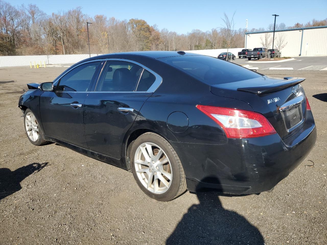2011 Nissan Maxima S - Image 2