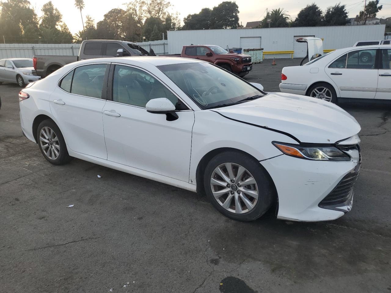 2018 Toyota Camry L - Фото 4