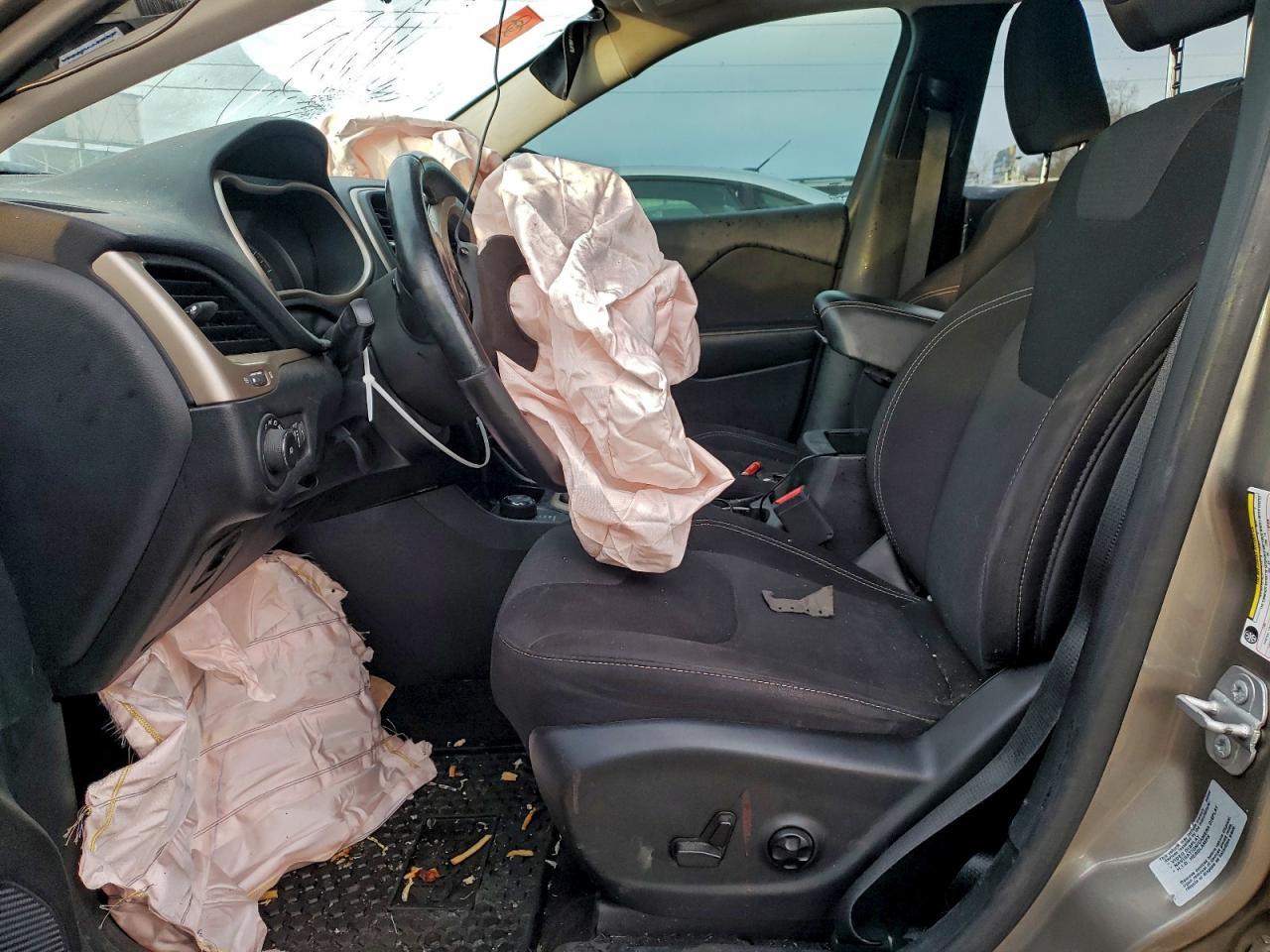 2016 Jeep Cherokee Latitude - Image 7