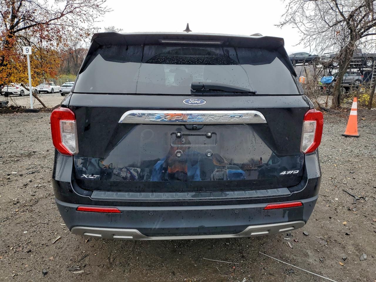 2023 Ford Explorer Xlt - Image 6