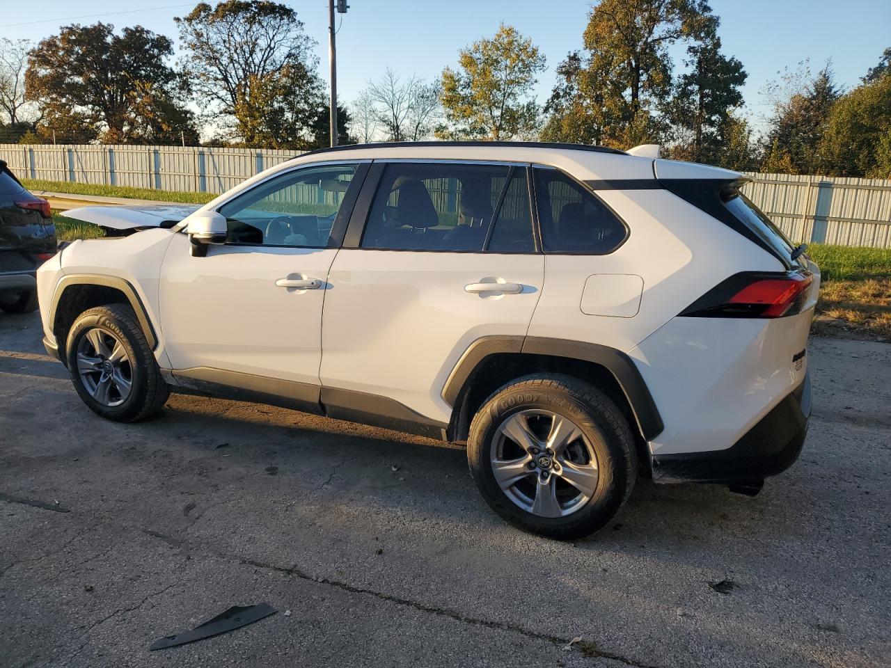 2024 Toyota Rav4 Xle - Фото 2