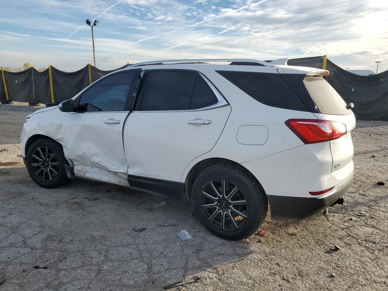 2018 Chevrolet Equinox Premier - Фото 2