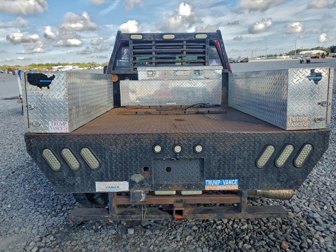 2003 Ford Super Duty F-250 Lar - Image 6