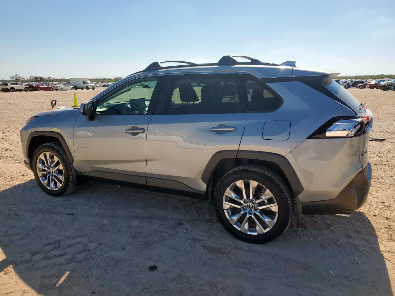 2024 Toyota Rav4 Xle Premium - Фото 2