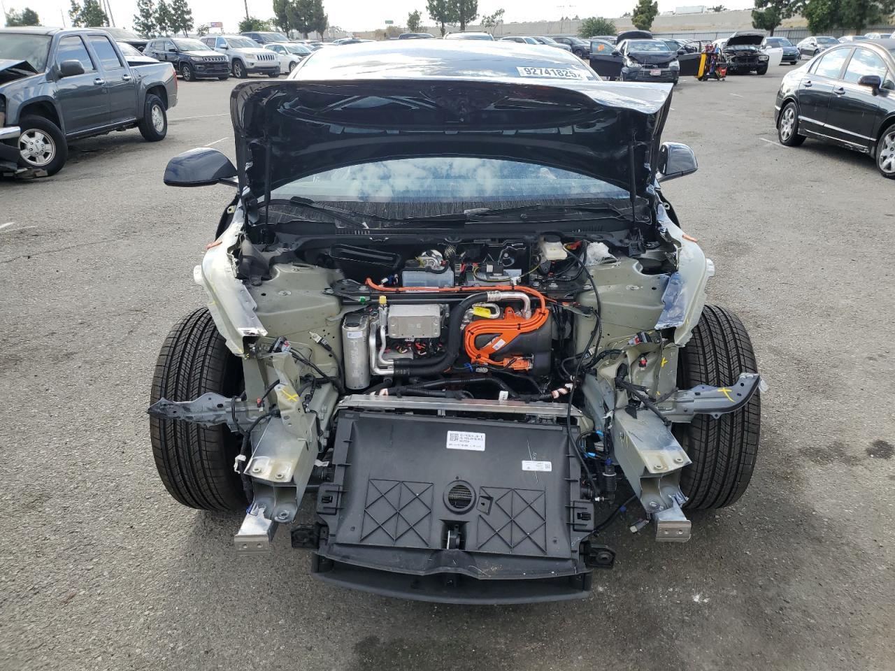2025 Tesla Model 3 - Фото 5