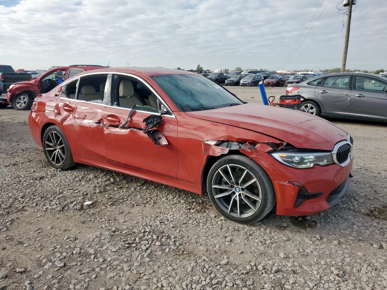 2021 BMW 330I - Фото 4