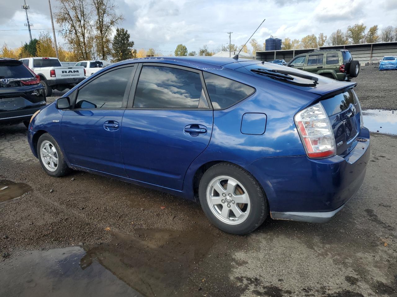 2008 Toyota Prius Standard - Image 2