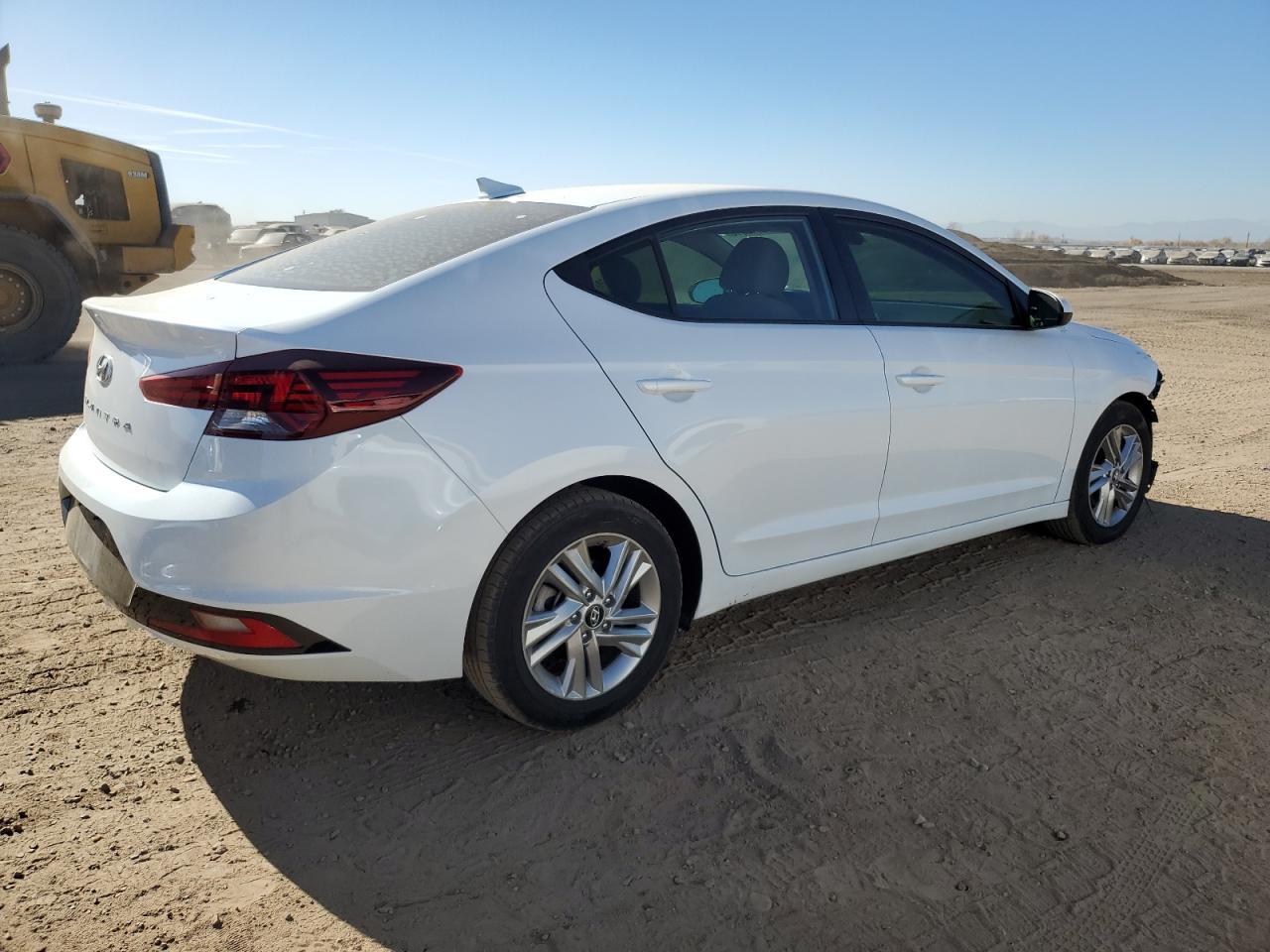 2019 Hyundai Elantra Sel - Image 3
