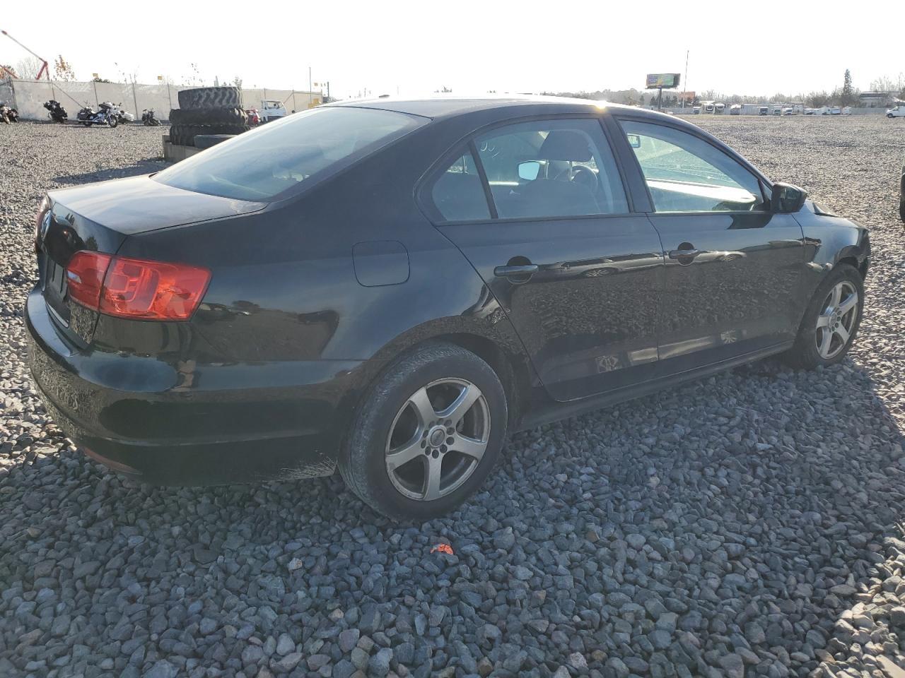 2013 Volkswagen Jetta Base - Фото 3