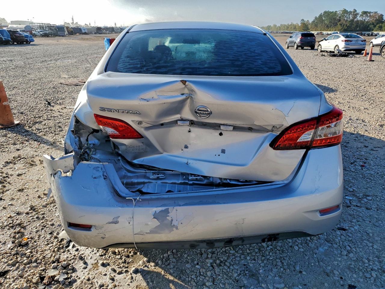 2015 Nissan Sentra S - Фото 6