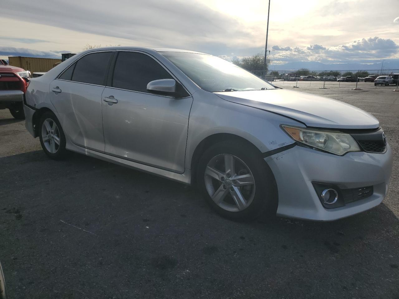 2014 Toyota Camry L - Фото 4