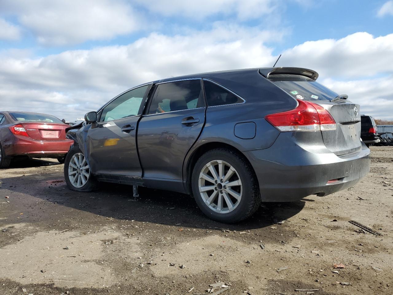 2010 Toyota Venza - Фото 2
