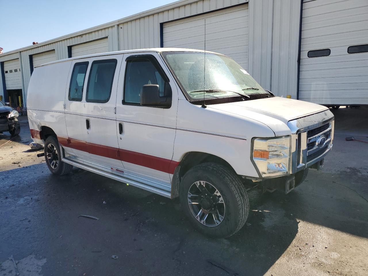 2012 Ford Econoline E250 Van - Фото 4