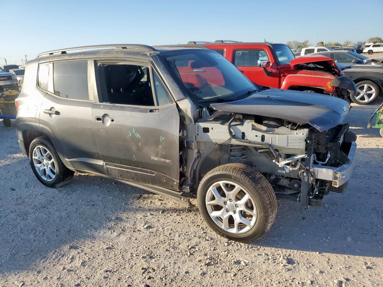 2017 Jeep Renegade Latitude - Image 4
