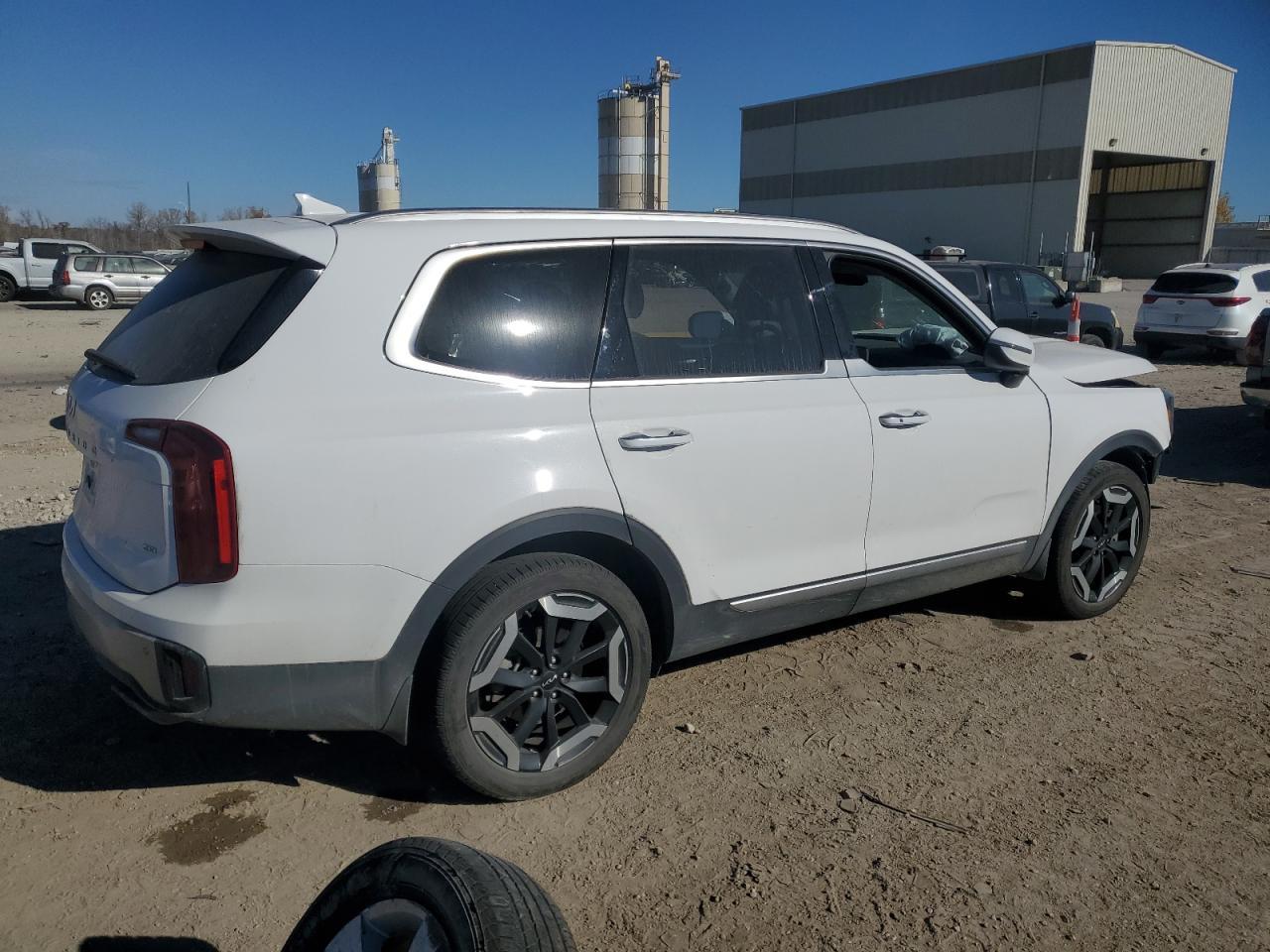 2023 Kia Telluride S - Фото 3