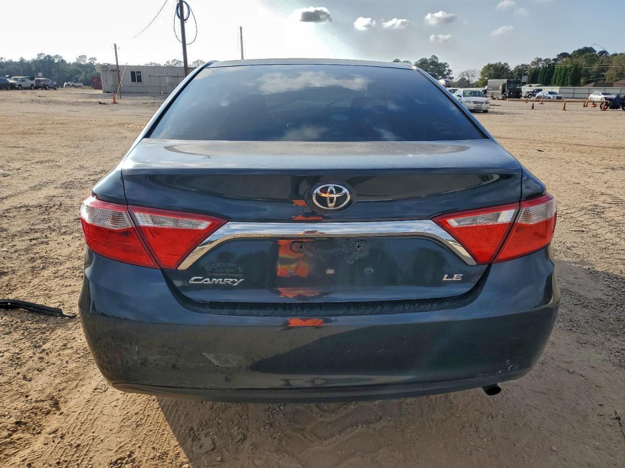 2015 Toyota Camry Le - Фото 6