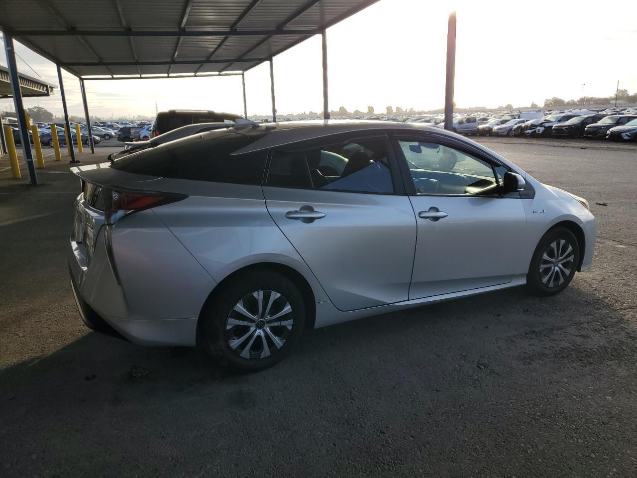 2017 Toyota Prius - Image 3