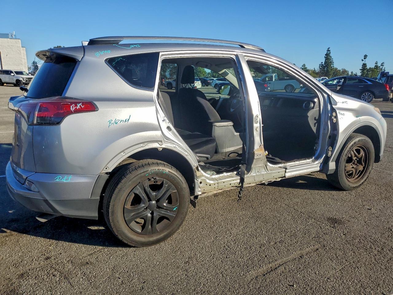2017 Toyota Rav4 - Image 3