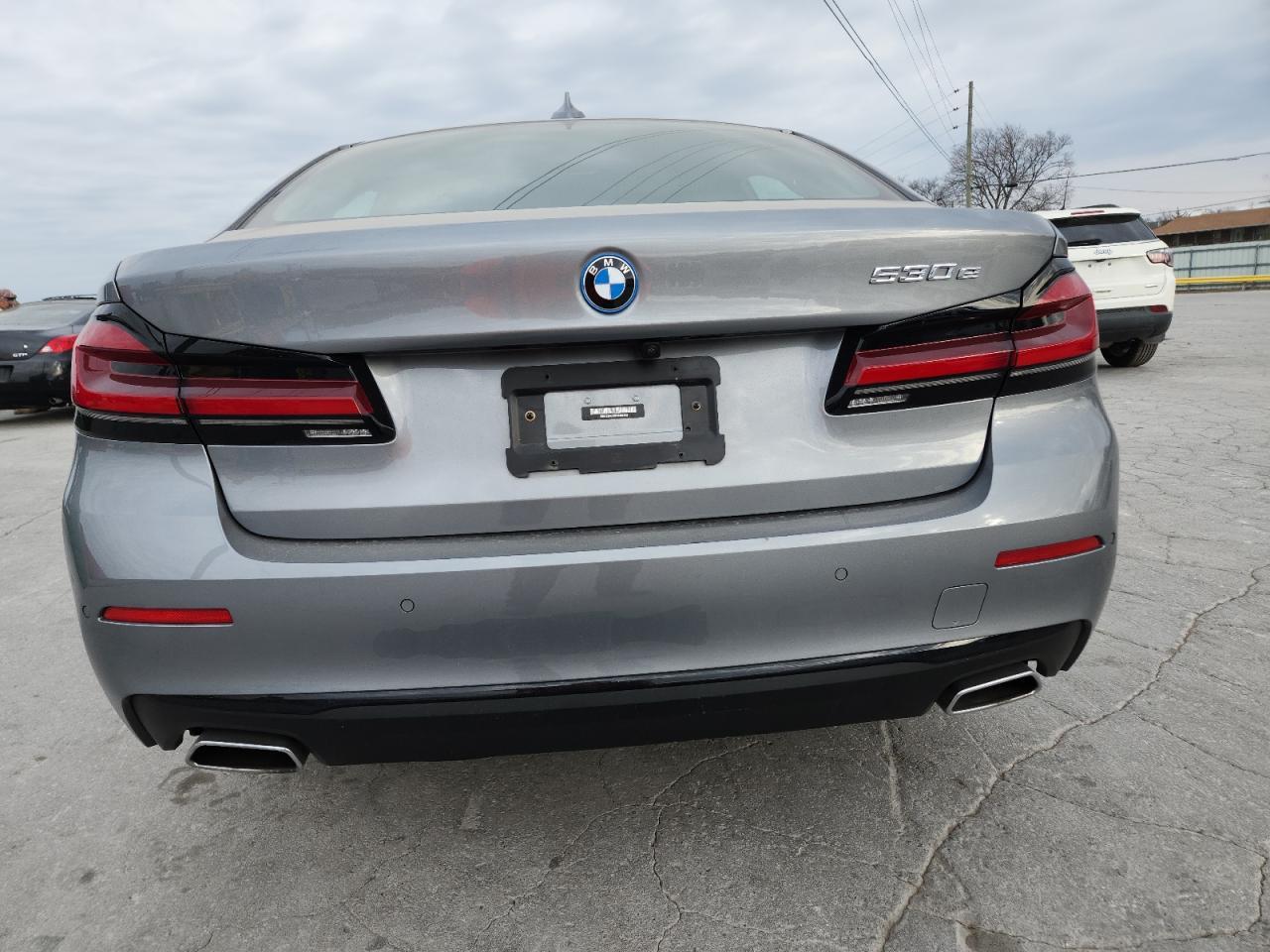 2023 BMW 530E - Image 6